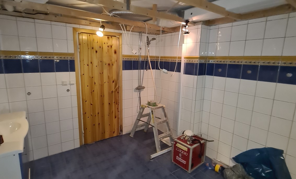 Rivning av badrum i Södertälje