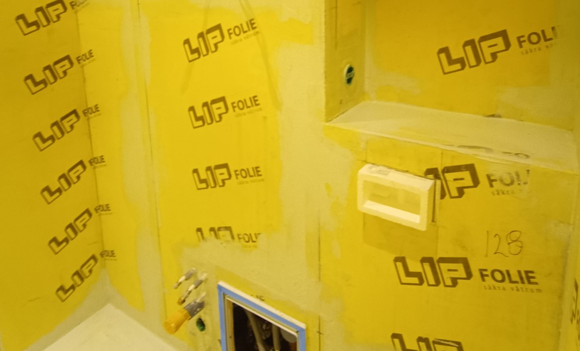 LIP tätskikt med en vattensäker lucka.