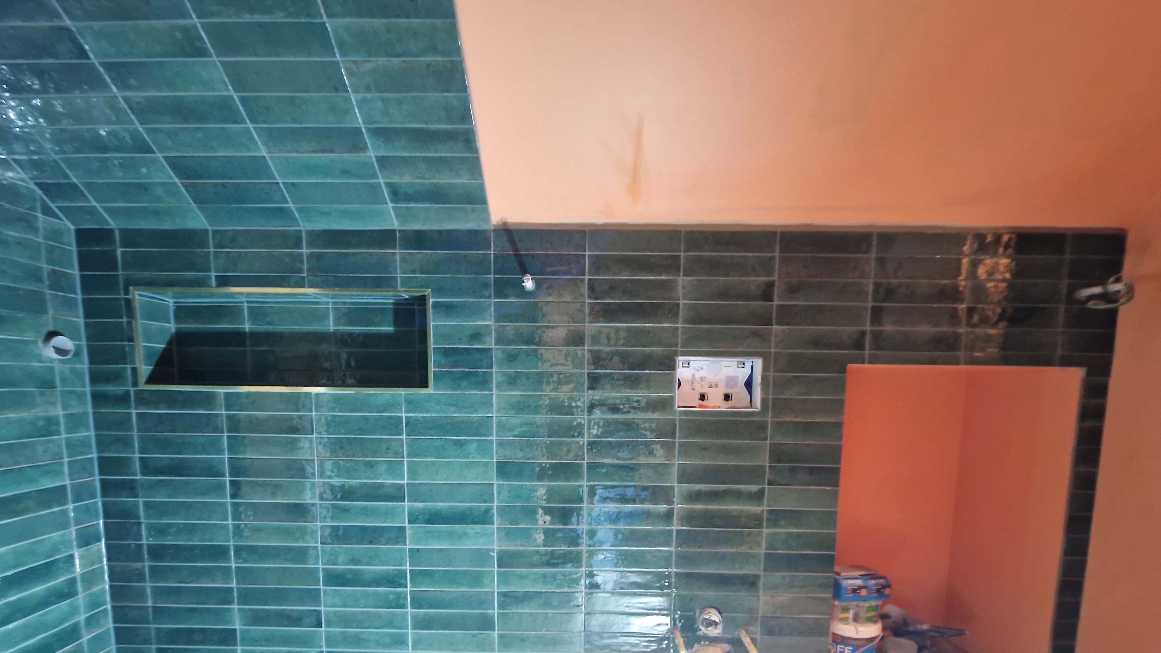 Nisch i dusch med kakel